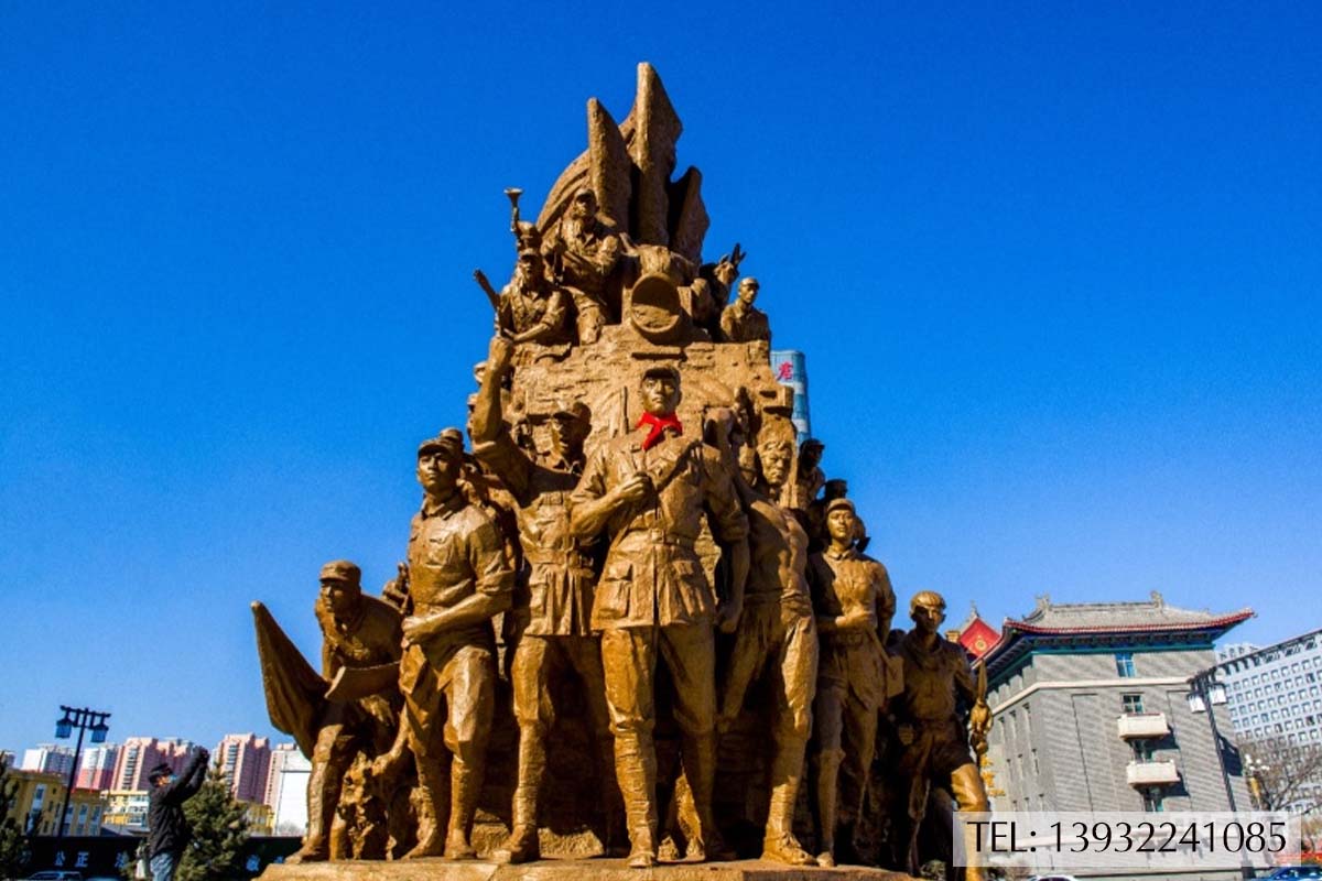 解放军广场雕塑.jpg